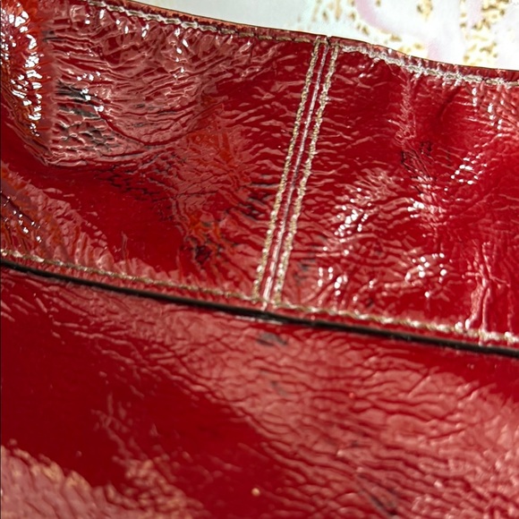 Coach Red Patent Leather Shoulder Bag with Glossy Finish - Picture 8 of 13